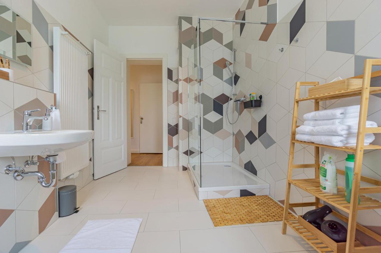Modernes Apartment - Zentral, Ruhig, Wlan, Netflix, Kueche, Schreibtisch, Parkplatz, Waschtrockner คอตต์บุส ภายนอก รูปภาพ